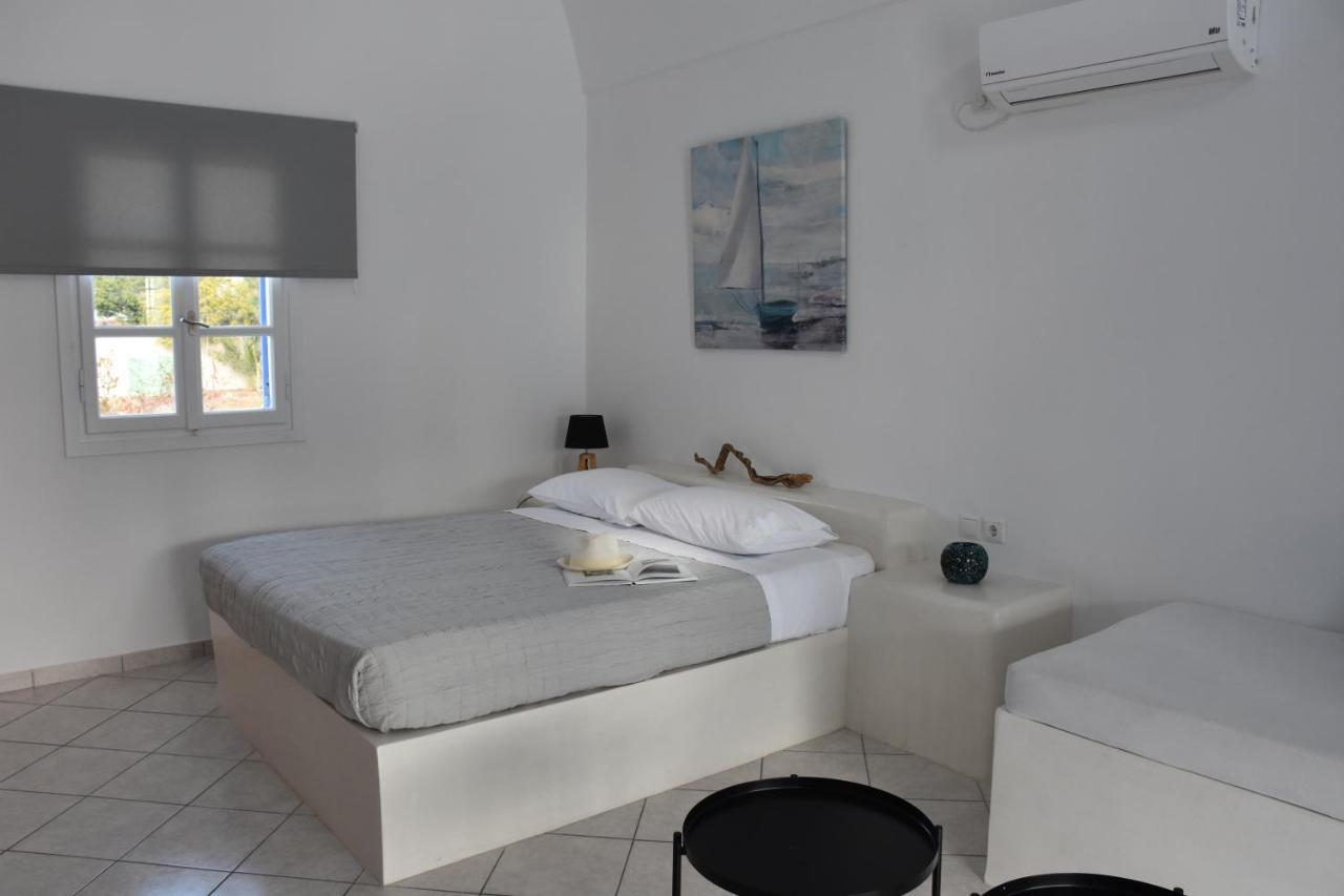 Spacious Veranda, House For 3, In The Village. Kamari  Bagian luar foto